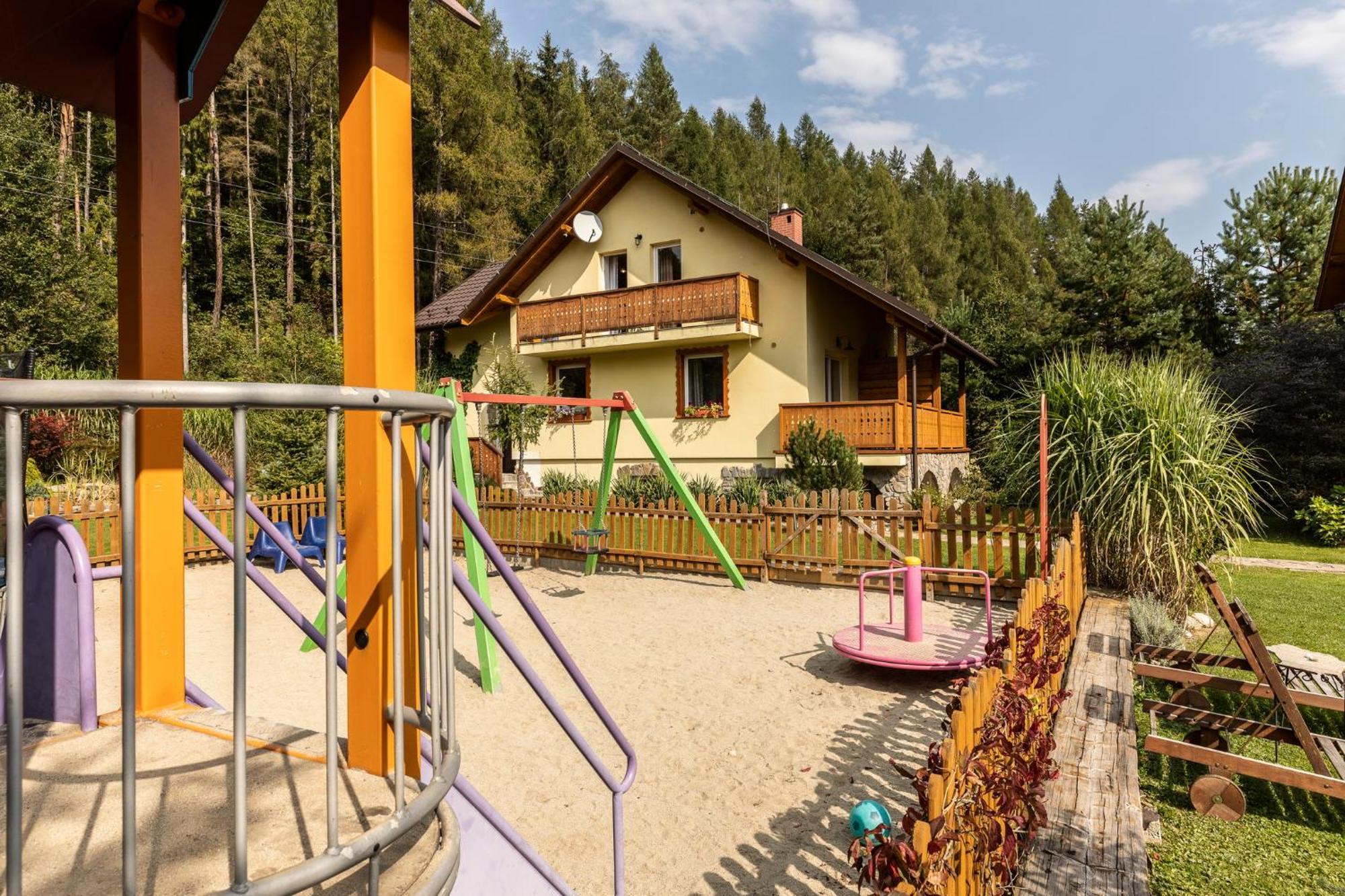 Apartamenty Zielona Owieczka Niedzica Zamek Bagian luar foto